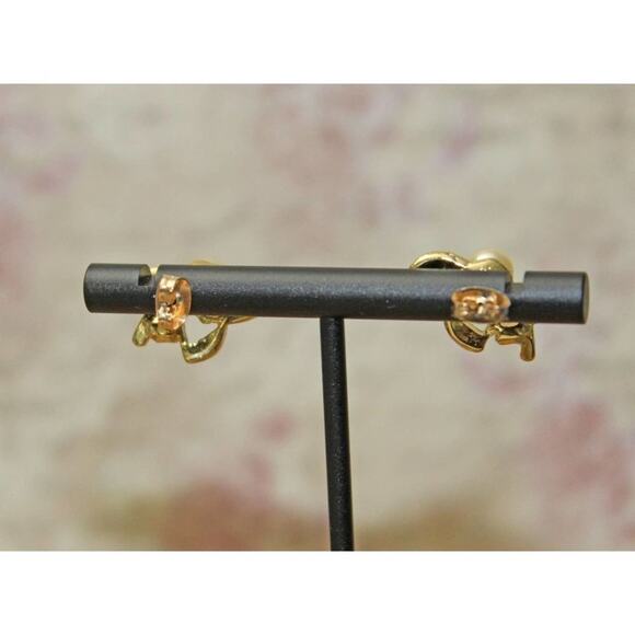 Vintage Gold and Faux Pearl Post Earrings E103 - Picture 4 of 4